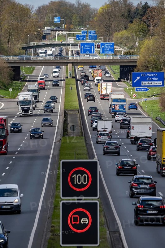 Motorway A40, Ruhrschnellweg, near Bochum, dense traffic, in front of the motorway junction Bochum, A43, view in west direction, North Rhine-Westphalia, Germany, Europe