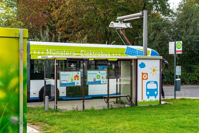 Electric bus from Stadtwerke Münster, at a fast charging station, bus stop, Dieckmannstrasse bus turnaround in Münster Gievenbeck, 16 electric buses are currently running on green electricity in Münster, North Rhine-Westphalia, Germany, Europe
