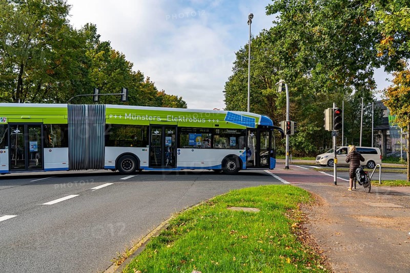 Electric bus from Stadtwerke Münster, at a fast charging station, bus stop, Dieckmannstrasse bus turnaround in Münster Gievenbeck, 16 electric buses are currently running on green electricity in Münster, North Rhine-Westphalia, Germany, Europe