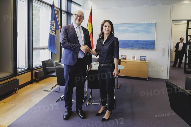 (L-R) Tomas Heidar, President of the International Tribunal for the Law of the Sea, and Annalena Bärbock (Alliance 90/The Greens), Federal Foreign Minister, during a visit to the International Tribunal for the Law of the Sea during the Foreign Minister's trip to Germany in Hamburg, 26 July 2024. /