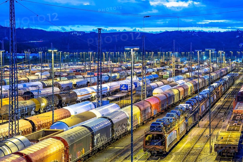The Hagen-Vorhalle marshalling yard, one of the 9 largest in Germany, is located on the Wuppertal-Dortmund railway line and has 40 directional tracks on which goods trains are assembled, in the evening, North Rhine-Westphalia, Germany, Europe