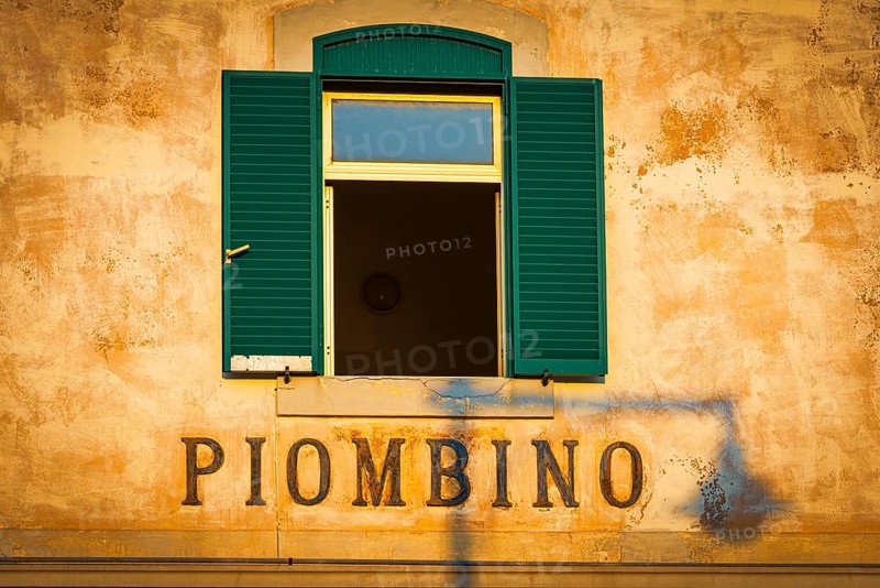 Window, house wall, plaster wall, old, dilapidated, building, city, Piombino, Italy, Europe