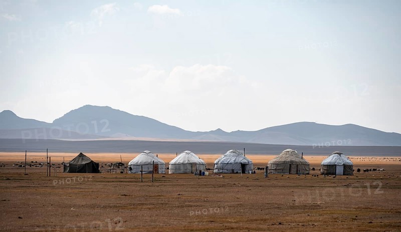 Yurts in the highlands, Song Kul mountain lake, Naryn region, Kyrgyzstan, Asia
