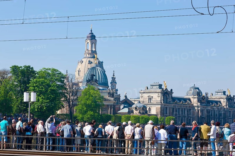 In the early hours of the morning, a section of the Carola Bridge collapsed for unknown reasons. Over a length of around 100 metres, the section on which the trams normally run collapsed into the Elbe. Image of the intact bridge from 2012, which was a popular vantage point during the steamboat parade, Carola Bridge in Dresden, Dresden, Saxony, Germany, Europe
