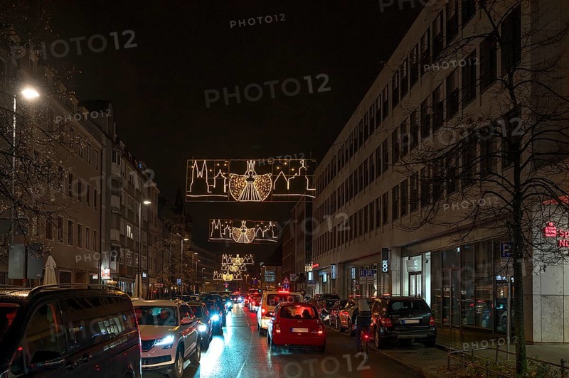 Car traffic in the old town centre during the Christmas market, Nuremberg, Middle Franconia, Bavaria, Germany, Europe