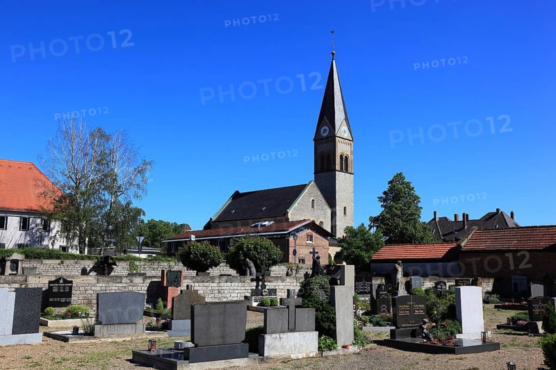 Evangelical Lutheran Church of Christ and cemetery, Hassfurt, Hassfurt, Hassberge district, Lower Franconia, Bavaria, Germany, Europe