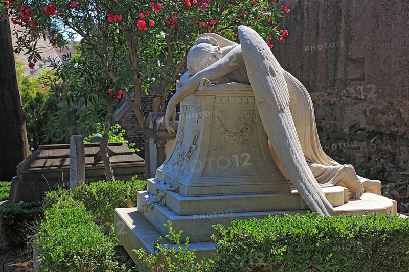 Angel of Grief, the grave of William Wetmore Story, Protestant cemetery, Cimitero acattolico, also Cimitero degli Inglesi or Cimitero dei protestanti, famous cemetery in the Testaccio district, Rome, Italy, Europe