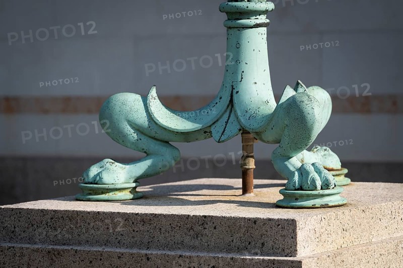 Animal-like feet of a lamp, building detail Hirschsprung Collection or Den Hirschsprungske Samling, Museum of Fine Arts, with Danish art from the 19th and 20th centuries, architect Hermann Baagøe Storck, Stockholmsgade, Østre Anlæg Park, Copenhagen, Denmark, Europe
