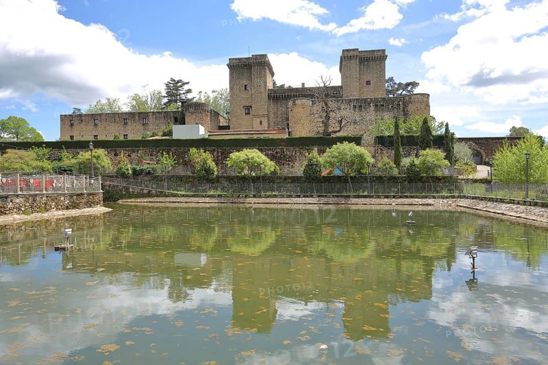 Castle Palace with pond and reflection Castillo Palacio de los Condes de Oropesa, Jarandilla de la Vera, Sierra de Gredos, Extremadura, Spain, Europe