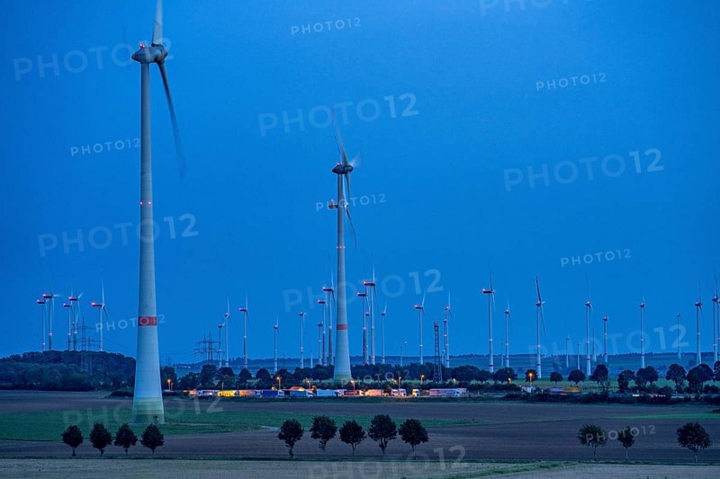 Wind farm, south of the village of Helmern, part of Bad Wünnenberg, Paderborn district, A44 motorway, Sintfeld service area, OWL, North Rhine-Westphalia, Germany, Europe