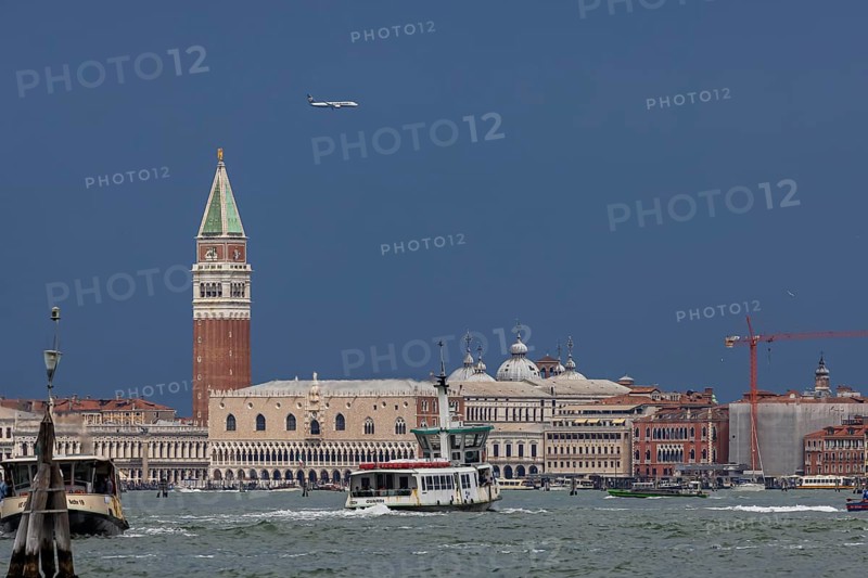 City view of Venice, view of the city from the Canale della Giudecca. St Mark's Square, St Mark's Basilica, Basilica di San Marco, St Mark's Tower, Campanile San Marco, Doge's Palace, Palazzo Ducale, Venice, Venezia, Veneto, Italy, Europe