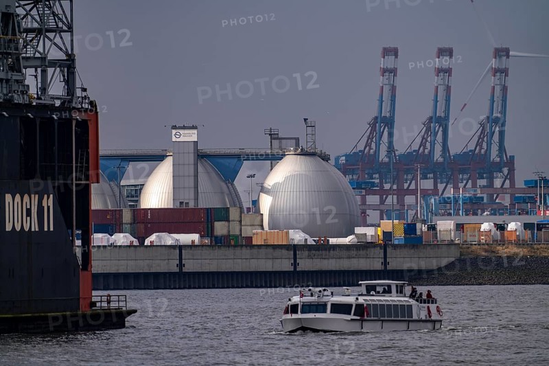 Hamburg harbour, Elbe, shipping traffic, excursion boat, harbour tour, launch, Hamburg municipal sewage system, digesters, sewage treatment plant, Hamburg, Germany, Europe
