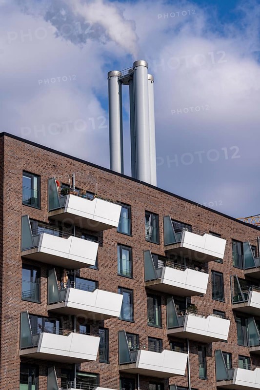 Chimneys of the Hafencity heating plant, district heating, residential building, Hafencity Hamburg, new district on the Elbe, on the site of the former free harbour, residential units for 14, 000 people, 3, 000 hotel beds, 45, 000 jobs, Hamburg, Germany, to be built by the 2030s, Europe