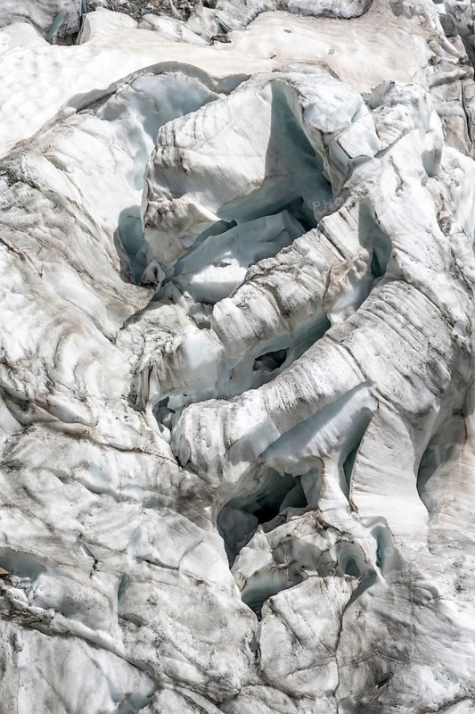 Glacier ice with crevasses, La Jonction, Chamonix, Haute-Savoie, France, Europe