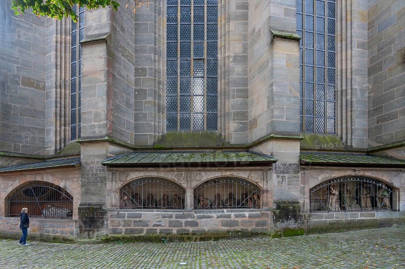 Sculptures of the Passion of Jesus in the outer chapels on the east side of the early Gothic church of St George, Dinkelsbühl, Bavaria, Germany, Europe
