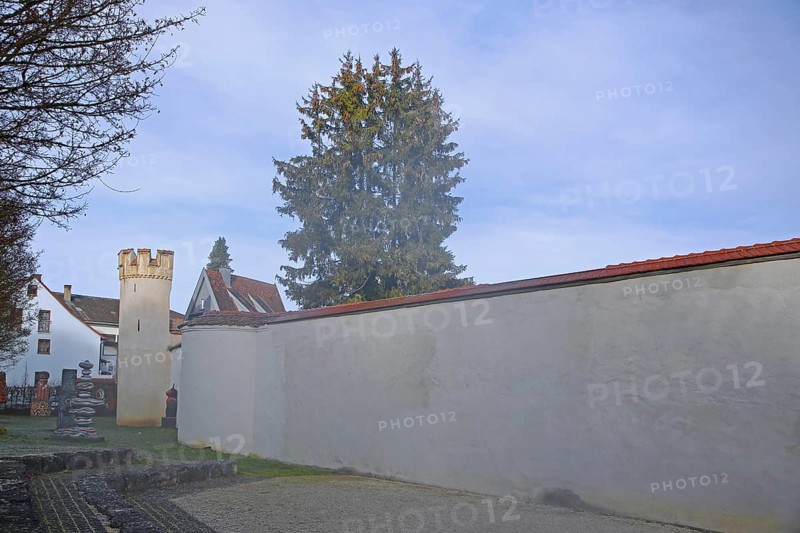 Bocksturm tower built in the 16th century and town wall, sculpture park, Giengen an der Brenz, Swabian Alb, Baden-Württemberg, Germany, Europe