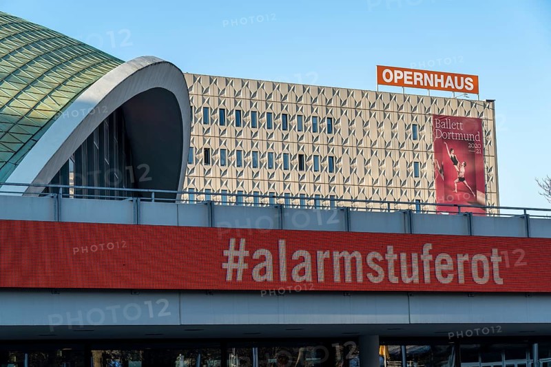 Closed opera house, #alarmstuferot campaign, due to the corona crisis, during the second lockdown, Dortmund, North Rhine-Westphalia, Germany, Europe
