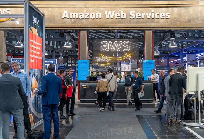 First day at Hannover Messe 2022, industrial trade fair, after a 2-year corona break, exhibition hall, Amazon Web Services, Lower Saxony, Germany, Europe