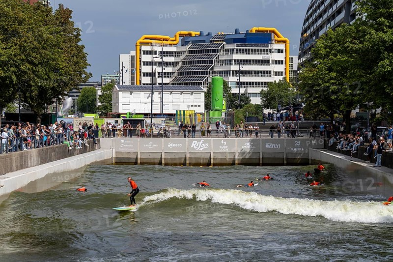 Surfing facility in the city centre of Rotterdam, Rif010, supposedly the world's first wave facility for surfers in a city, in the Steigersgracht, a 130 metre long and 21 metre wide wave pool was built in the existing canal, waves up to 1.5 metres high can be generated, every 7 seconds a wave breaks for the surfers, the 4.5 million litres in the pool, water is moved by 8 wave machines, Netherlands