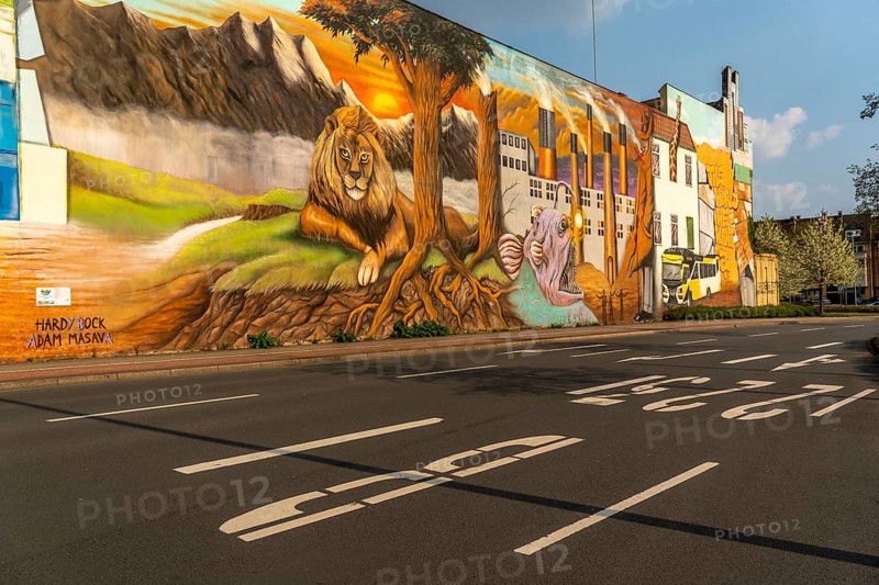 Large mural as part of the Urbanart campaign Weltbaustellen North Rhine-Westphalia, on the themes of ecology, environment, social issues, economy, society, by artists from Germany and Kenya, on Friedrich-Eber-Strasse, in Mülheim an der Ruhr, North Rhine-Westphalia, Germany, Europe