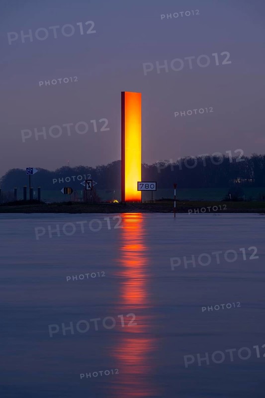 Sculpture Rhine orange, at the mouth of the Ruhr into the Rhine, orange-coloured symbolic steel slab, at Rhine kilometre 780, Duisburg, North Rhine-Westphalia, Germany, Europe