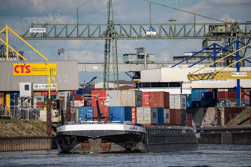 Duisburg ports, outer harbour, parallel port, container handling, on the Rhine, container freighters, Duisburg, North Rhine-Westphalia, Germany, Europe