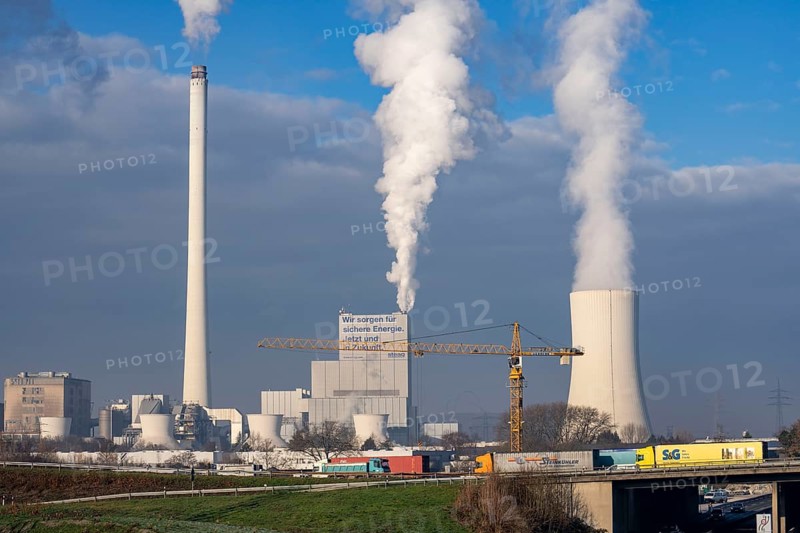 The STEAG combined heat and power plant in Herne-Baukau, coal-fired power plant, at the Herne motorway junction, A42, A43, motorway construction site, North Rhine-Westphalia, Germany, Europe