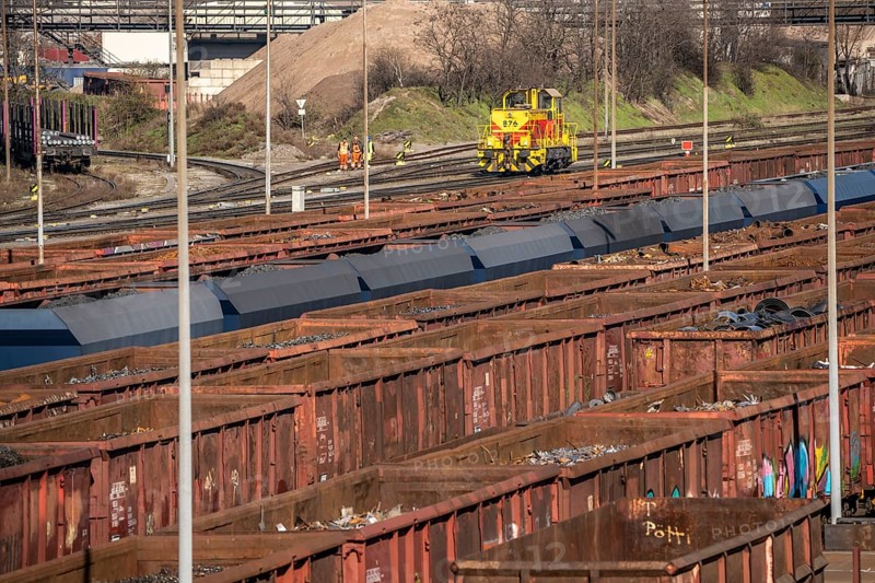 Metal scrap delivery, by rail, to HKM, Hüttenwerke Krupp-Mannesmann in Duisburg-Hüttenheim, they are melted down again and processed into steel products, Duisburg, North Rhine-Westphalia, Germany, Europe