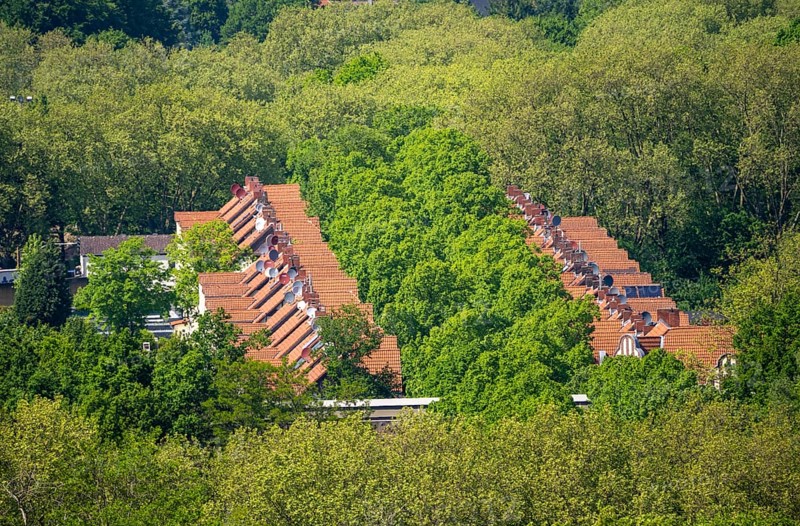 Residential buildings, Rheinhäuser, Phönixstraße housing estate in Gladbeck, in the countryside, North Rhine-Westphalia, Germany, Europe