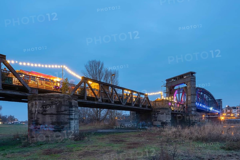 Christmas market on Magdeburg lift bridge, Magdeburg, Saxony-Anhalt, Germany, Europe