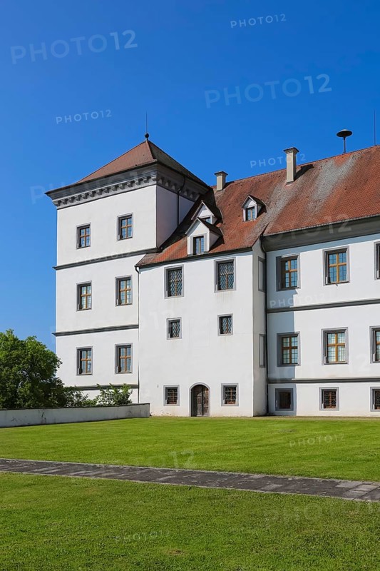 Meßkirch Castle, Castle of the Counts of Zimmern, Zimmern Castle, regular four-wing castle complex, Renaissance building, architecture, historical building, east view, park, castle garden, window, façade, Meßkirch, Sigmaringen district, Baden-Württemberg. Germany