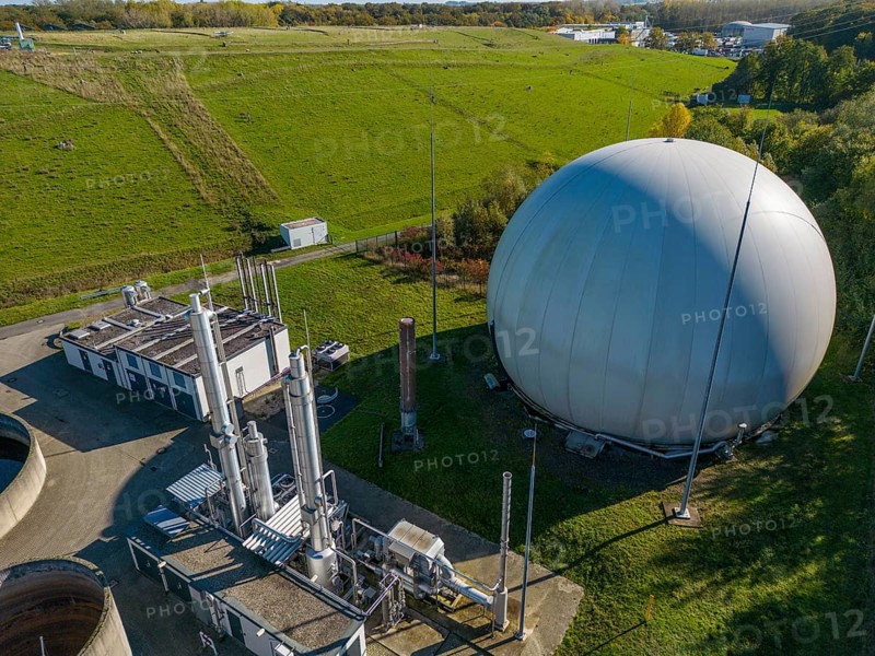 Biogas storage, biogas treatment plant, purification of biogas from organic waste, green waste and contents of the organic waste bin, from households, biogas is produced in a fermenter over a period of more than 18 days, this is then purified in the biogas treatment plant and fed into the natural gas grid as pure biogas, supplying over 1500 households with heat every year, Coesfeld, North Rhine-Westphalia, Germany, Europe