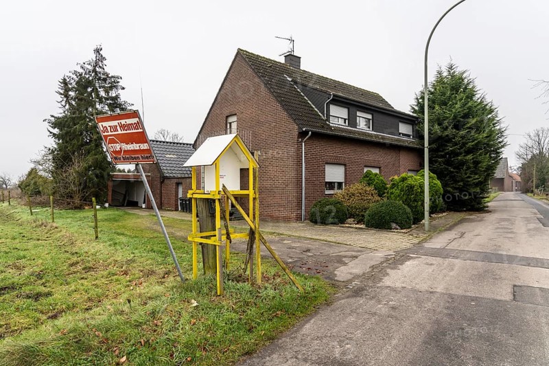 The village of Beverath, originally intended to make way for the Garzweiler II open-cast lignite mine, remains standing after the coal compromise, but is largely abandoned and empty, North Rhine-Westphalia, Germany, Europe
