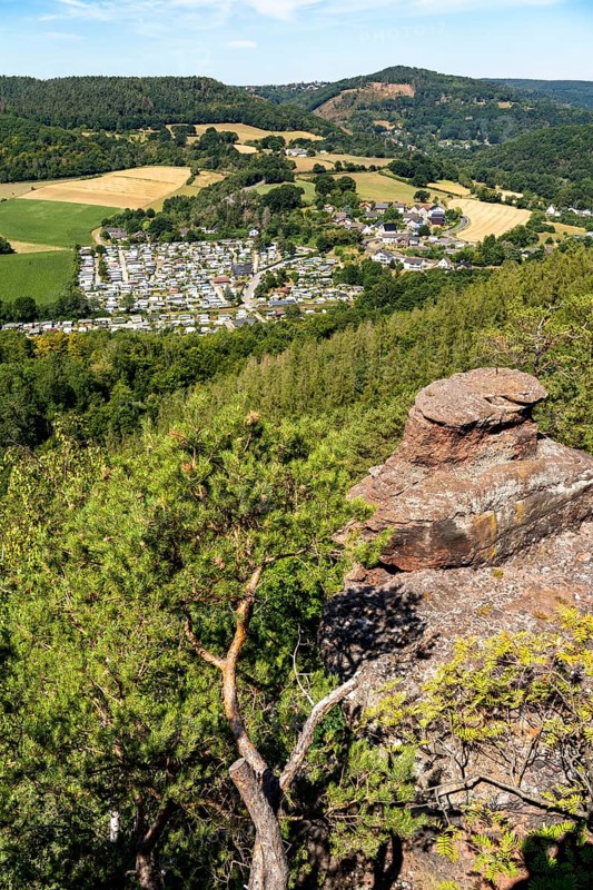 The Rur valley near Nideggen, Rureifel, red sandstone cliffs, Hetzingen campsite, Eifel, North Rhine-Westphalia, Germany, Europe