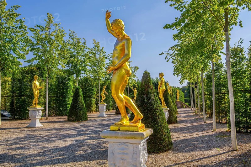 Golden sculptures from the Garden Theatre in the Great Garden, Herrenhausen Gardens, Hanover, Lower Saxony, Germany, Europe