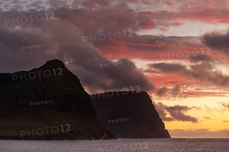View from Vidareidi, Vidoy Island, Viðareiði, Viðoy Island to Borðoy and Kunoy, sunset, Faroe Islands, Denmark, Europe