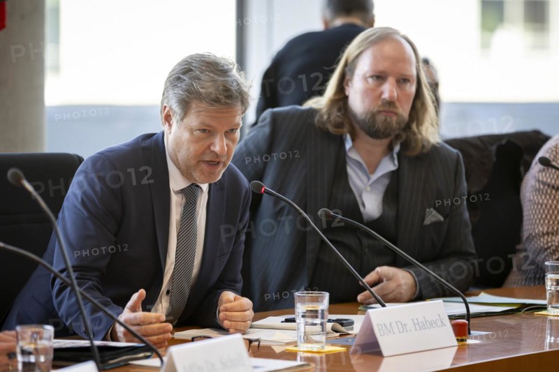 Committee on the Affairs of the European Union, Chairman Dr Anton Hofreiter, Alliance 90/The Greens, MP, receives Robert Habeck, Federal Minister for Economic Affairs and Climate Protection and Vice-Chancellor, Berlin, 13 March 2024