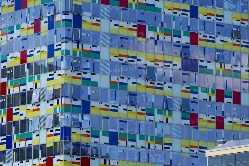 Colorium high-rise building, façade with coloured glass panels, architect William Alsop, Julo-Levin-Ufers in Medienhafen, Düsseldorf, North Rhine-Westphalia, Germany, Europe