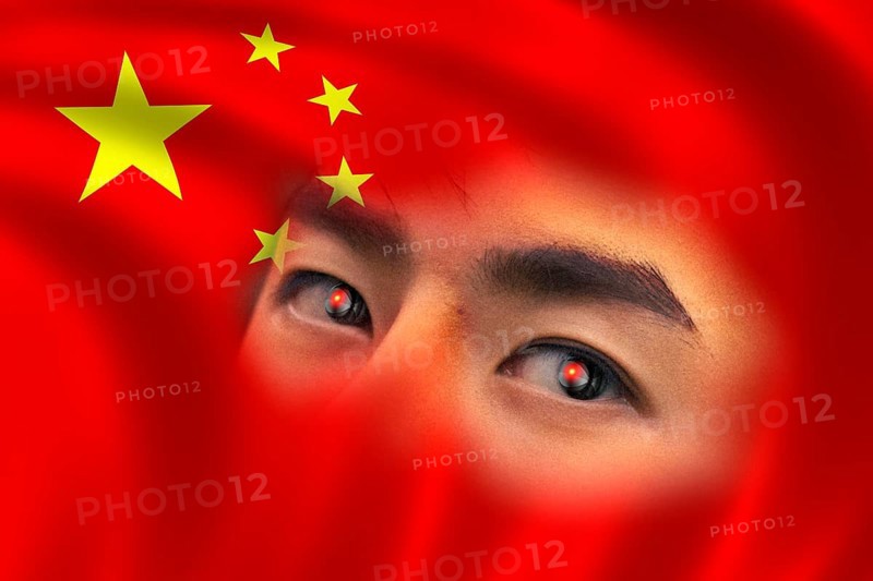 Symbolic image, China, surveillance, social spider web, trade dispute, punitive tariffs, economic war, international markets, East-West conflict, hegemony, global economy, dominance, Germany, espionage, social media, social networks, global spider web, GDPR General Data Protection Regulation, data siphoning, data collection, data sale, security, Tiktok, Huawei, Europe