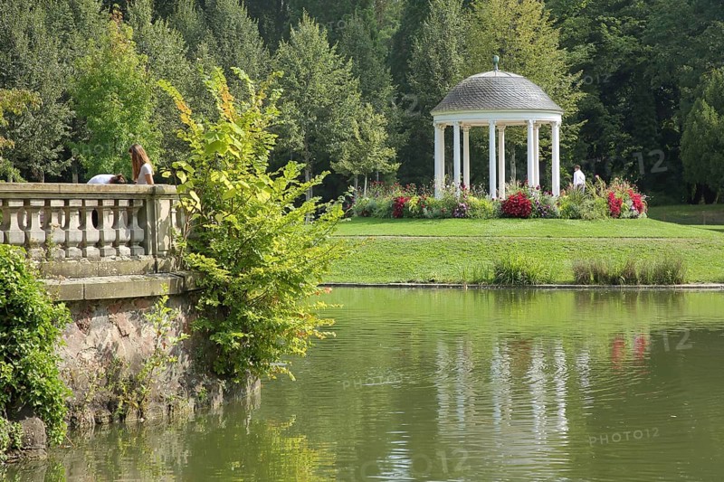 Pavilion with lake in the Parc de l'orangery, orangery Park, landscape, parapet, temple, pavilion, monopteros, Strasbourg, Bas-Rhin, Alsace, France, Europe