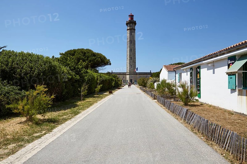 Phare des Baleines or lighthouse of the whales in Saint-Clément-des-Baleines, Départment Charente-Maritime, Nouvelle-Aquitaine, France, Europe
