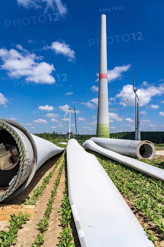 Repowering of a wind farm, near Brilon-Radlinghausen, 2 old turbines are demolished, rotors and dome are already on the ground and 4 new wind turbines are erected, each with a hub height of 160 metres, each with an output of 4.2 MW, North Rhine-Westphalia, Germany, Europe