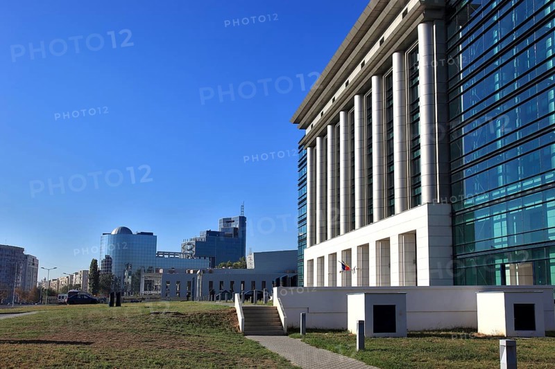 Bucharest, city centre, modern building at Bulevardul Unirii, Finalizarea constructiea, Blibliotecii nationale a Romania, Romania, Europe