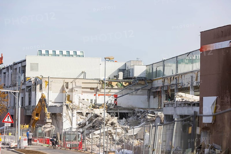 Demolition of the old shopping centre in Dresden-Nickern by the investor Krieger. The new building is already partially open, now the rest of the old shopping centre is being demolished and rebuilt, Dresden, Saxony, Germany, Europe