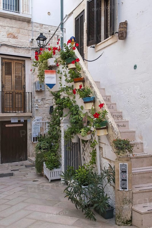 Alley in Polignano a Mare, Apulia, Italy, Europe