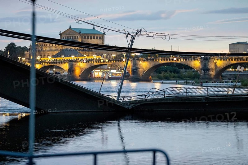 Partial collapse of the Carola Bridge in Dresden with the Semper Opera House in the background, 11/09/2024