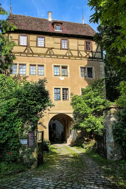 Hochberg Castle, formerly Hochberg Castle, Hohenberg Castle, former seat of the Hochberg lordship, gatehouse, half-timbered house, historic building, architecture, Hochberg district, Remseck am Neckar, Ludwigsburg district, Baden-Württemberg, Germany, Europe