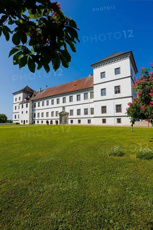 Meßkirch Castle, Castle of the Counts of Zimmern, Zimmern Castle, regular four-wing castle complex, Renaissance building, architecture, historical building, east view, park, castle garden, window, façade, lawn, meadow, Meßkirch, Sigmaringen district, Baden-Württemberg. Germany