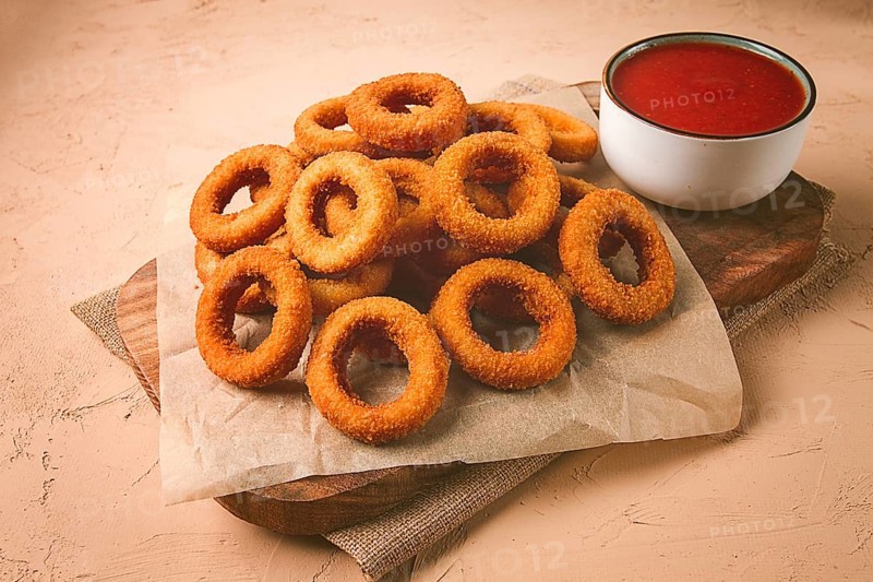 Fried onion rings, deep-fried, snack, no people, selective focus