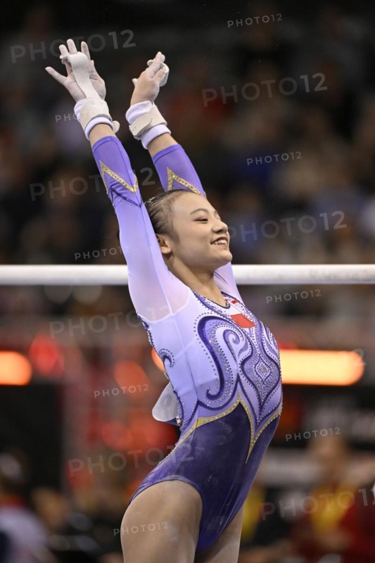 Qiyuan Qiu CHN uneven bars, gymnastics, artistic gymnastics, gymnasts, woman, EnBW DTB-Pokal, Porsche-Arena, Stuttgart, Baden-Württemberg, Germany, Europe